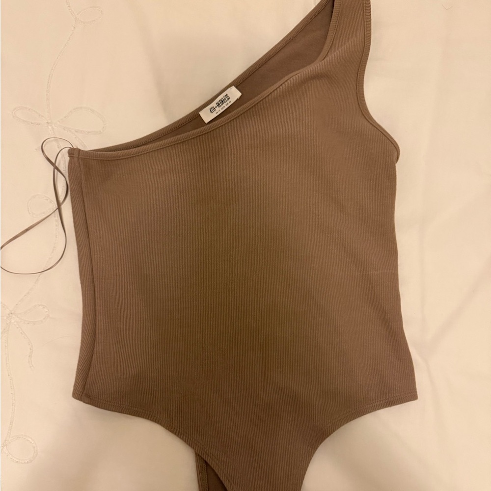 One-Shoulder Ribbed Bodysuit in Taupe